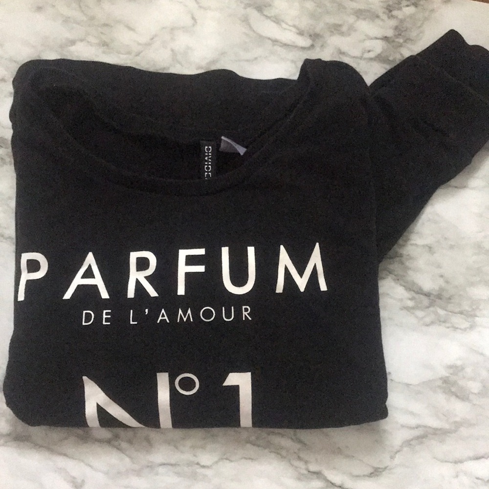 Divided long sleeve shirt, black with graphic